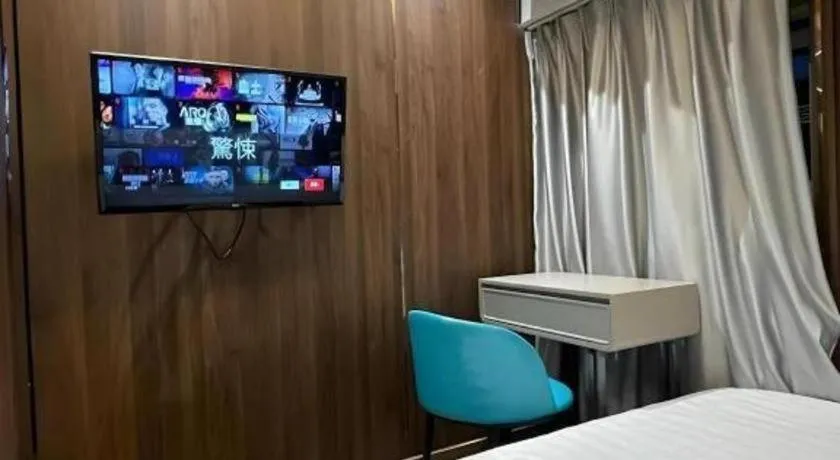 Bed in Sunny Day Hotel