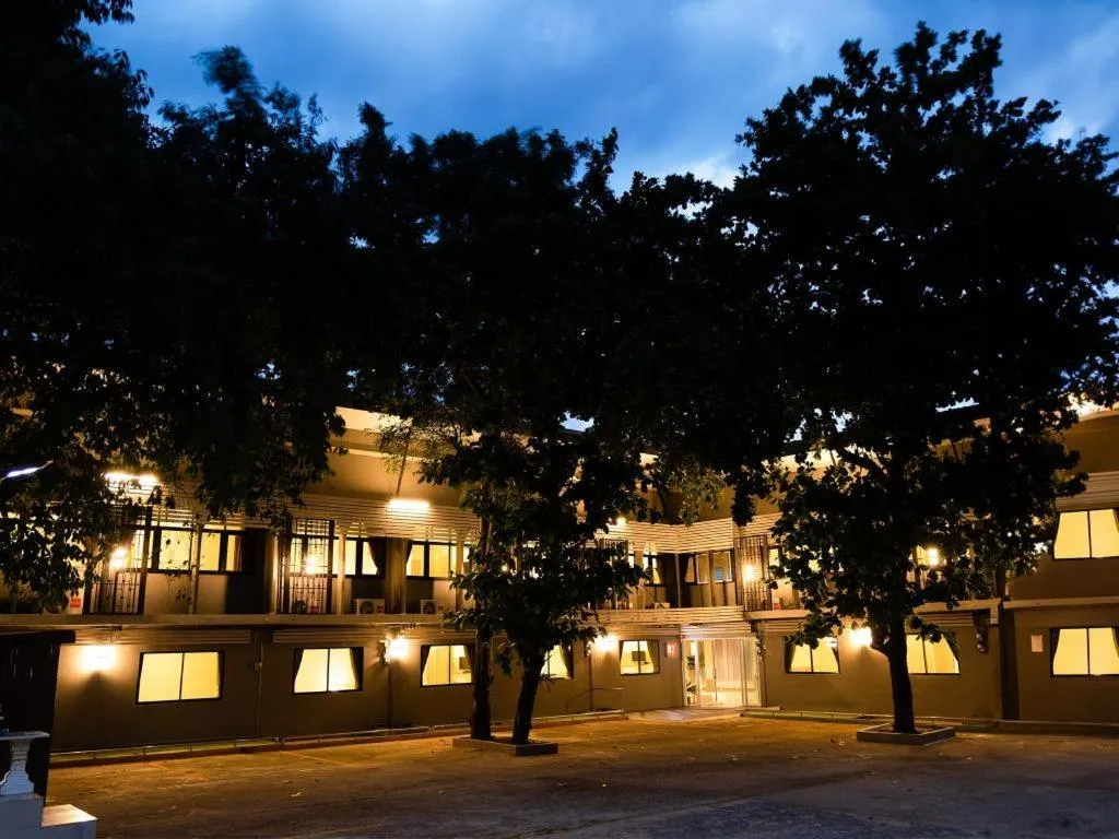 B2 Phayao Boutique & Budget Hotel