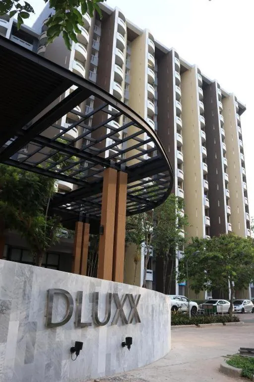 DLUXX THAMMASAT
