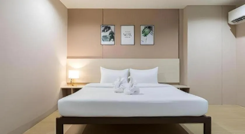 Bed in The Queen Palace