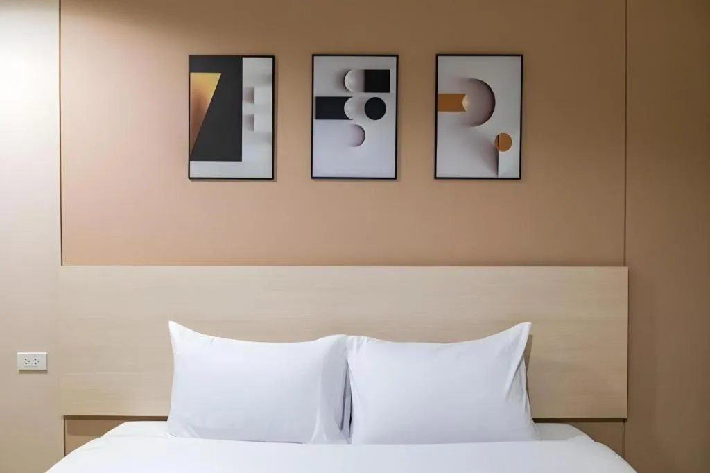 Bed in The Queen Palace