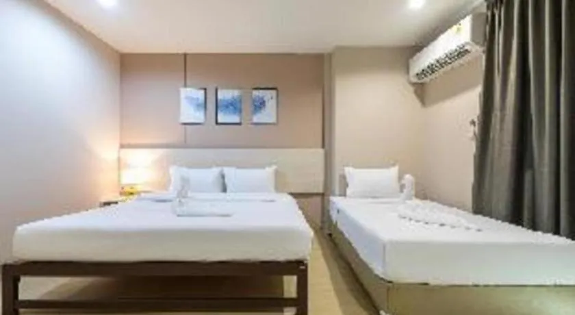 Bed in The Queen Palace