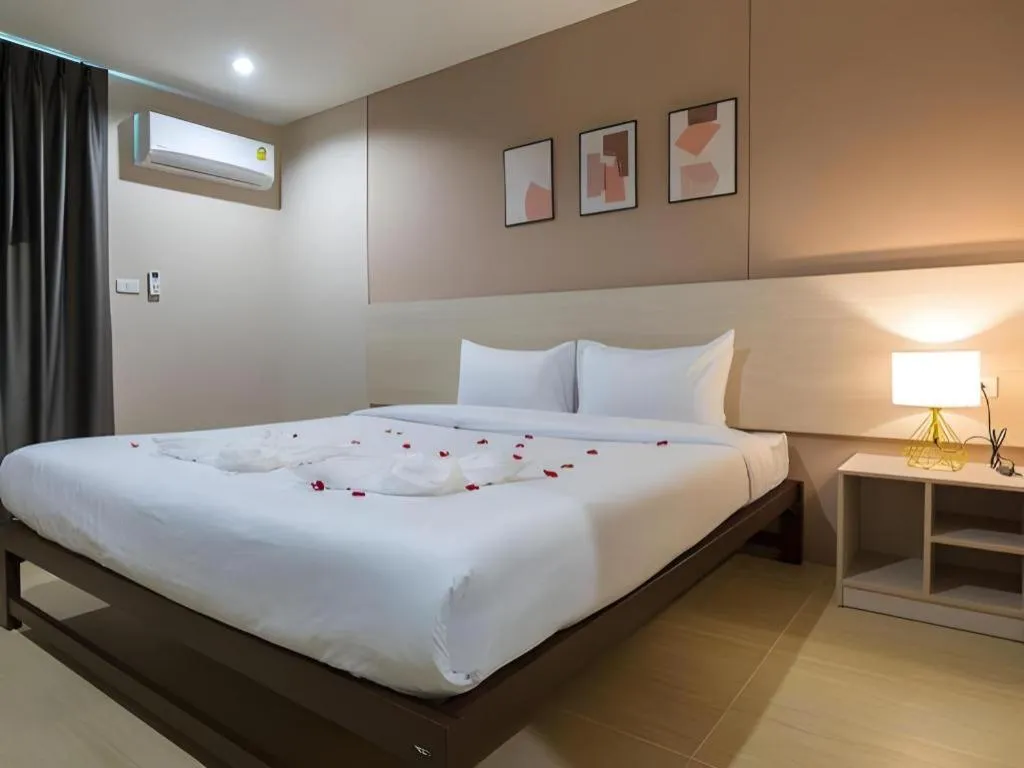 Bed in The Queen Palace