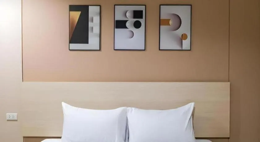 Bed in The Queen Palace