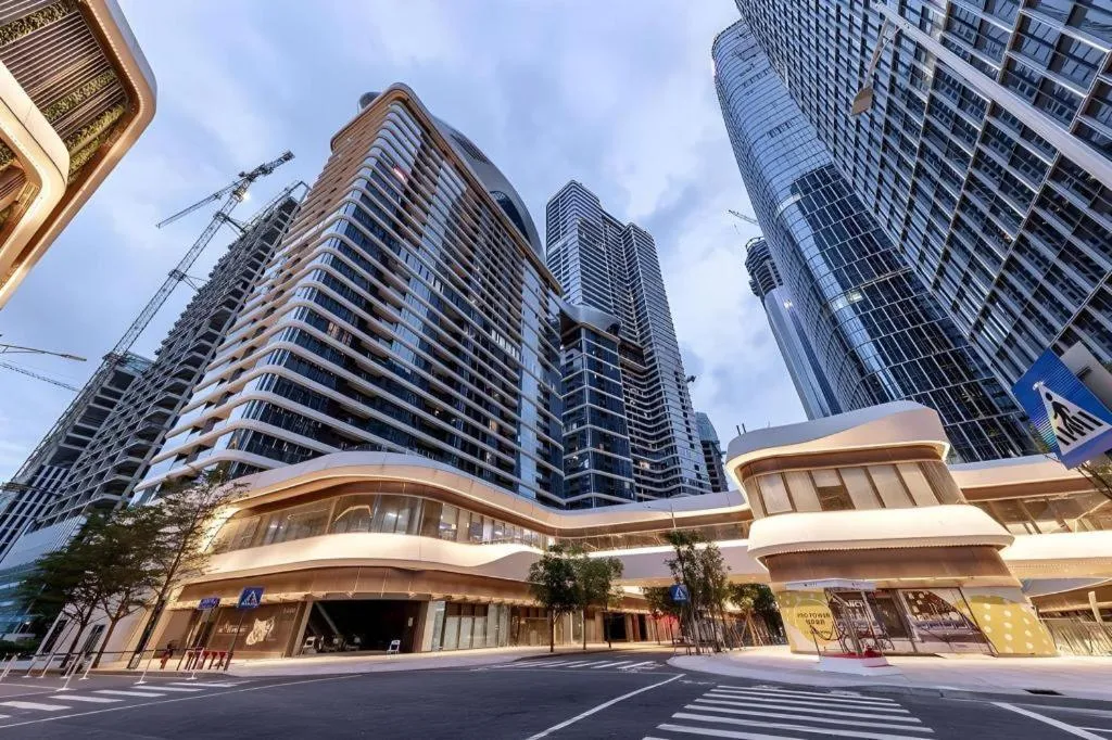 F-TOWN Fangtang Hotel (Shenzhen Longgang Tian'an Digital City Huanggekeng Subway Station)