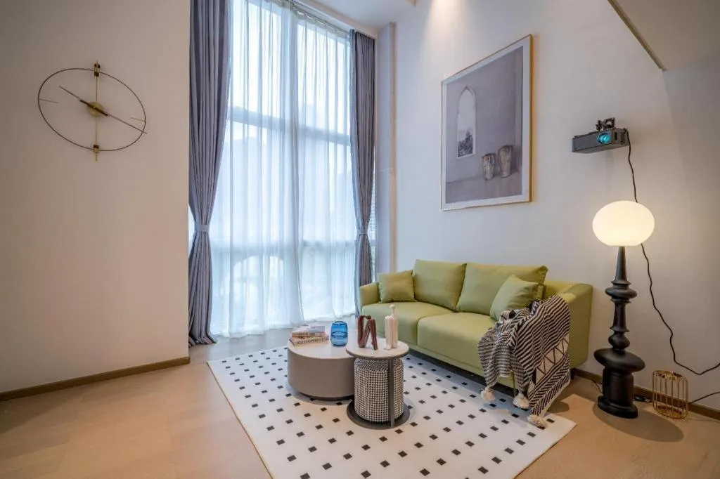 F-TOWN Fangtang Hotel (Shenzhen Longgang Tian'an Digital City Huanggekeng Subway Station)