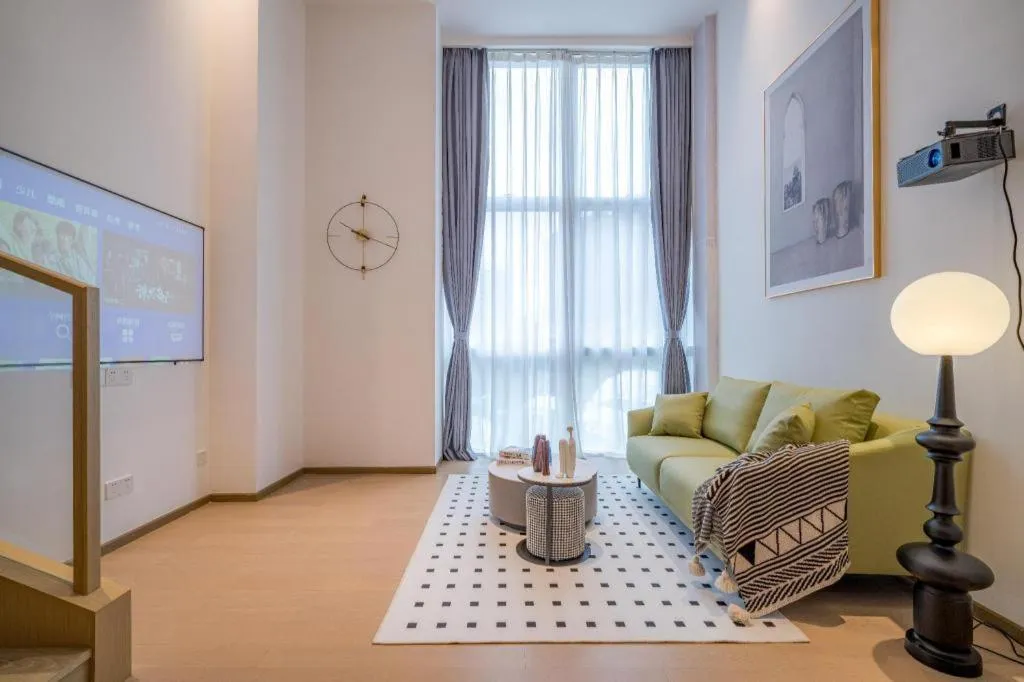 F-TOWN Fangtang Hotel (Shenzhen Longgang Tian'an Digital City Huanggekeng Subway Station)