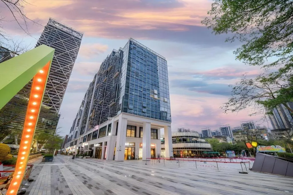 F-TOWN Fangtang Hotel (Shenzhen Longgang Tian'an Digital City Huanggekeng Subway Station)
