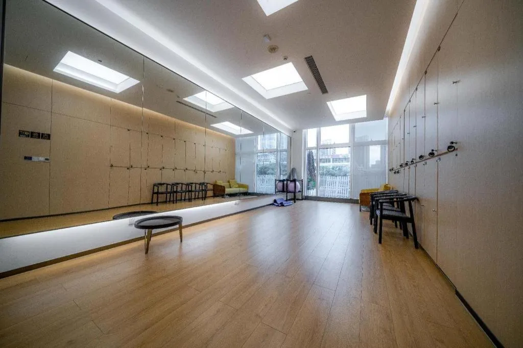 F-TOWN Fangtang Hotel (Shenzhen Longgang Tian'an Digital City Huanggekeng Subway Station)