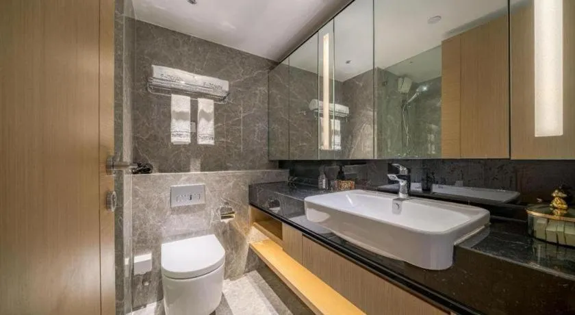 F-TOWN Fangtang Hotel (Shenzhen Longgang Tian'an Digital City Huanggekeng Subway Station)