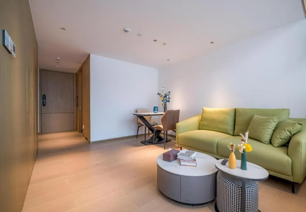 F-TOWN Fangtang Hotel (Shenzhen Longgang Tian'an Digital City Huanggekeng Subway Station)