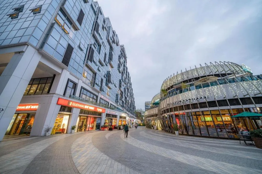 F-TOWN Fangtang Hotel (Shenzhen Longgang Tian'an Digital City Huanggekeng Subway Station)