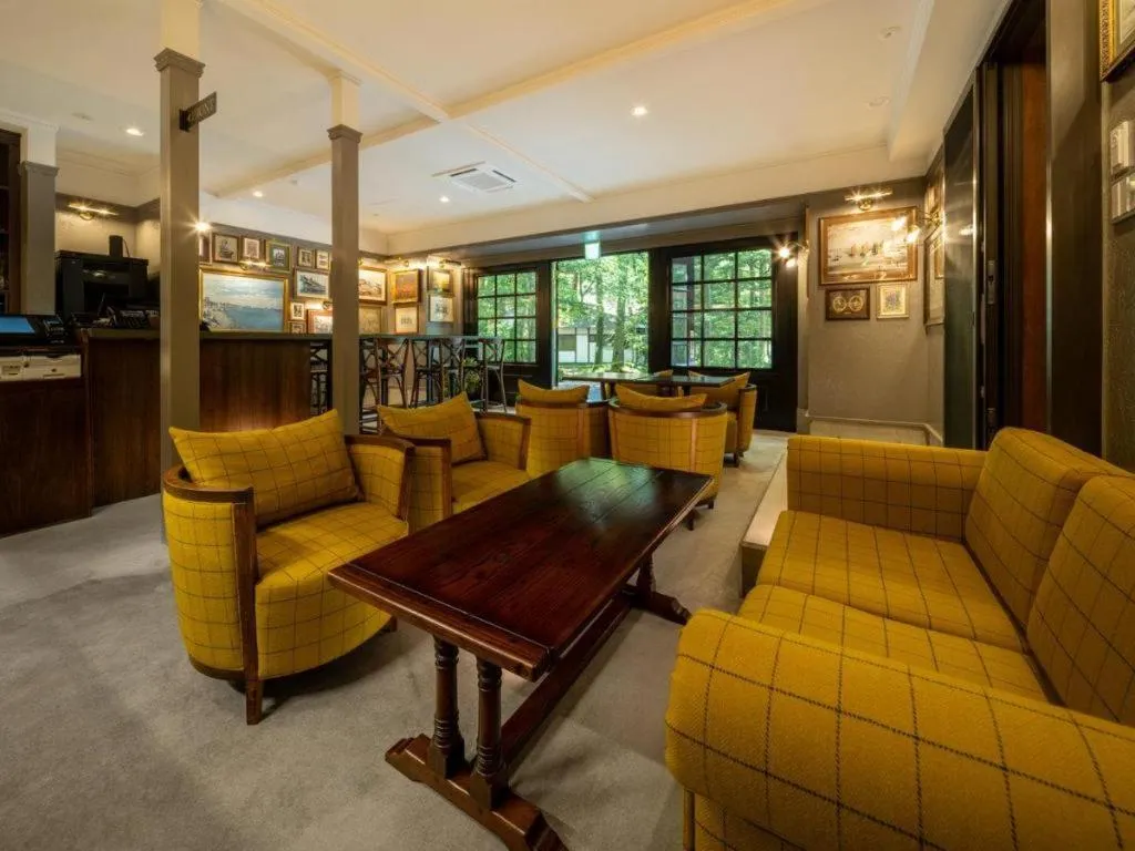 LONGINGHOUSE　旧軽井沢・諏訪ノ森