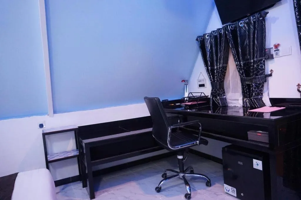 Sunset Curly Bay Hotel & Resort