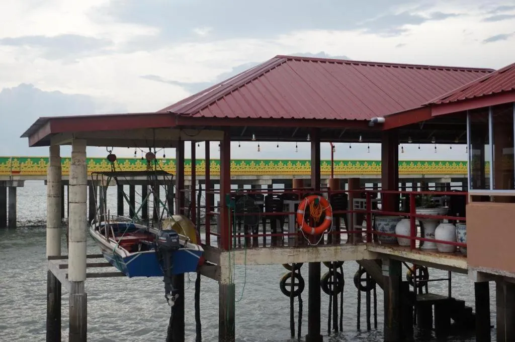 Sunset Curly Bay Hotel & Resort