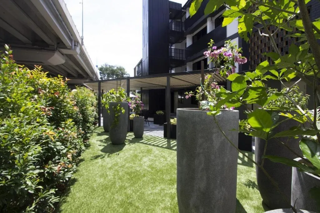 Coliwoo Keppel Serviced Apartments