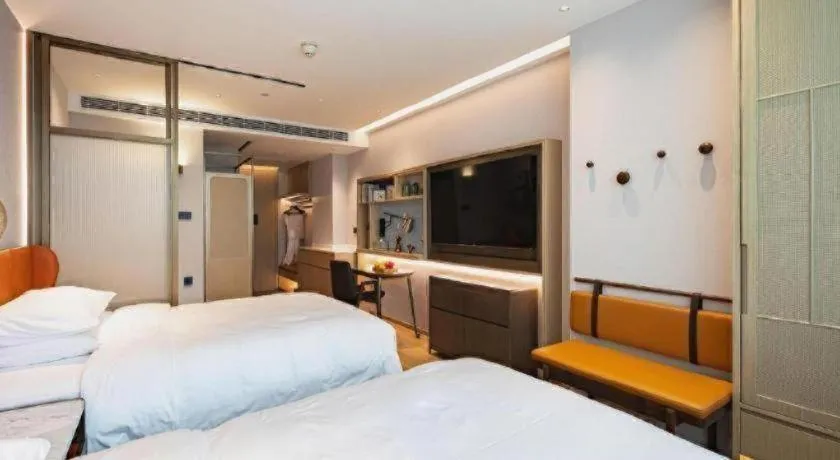 Bed in Home2 Suites by Hilton Xishuangbanna