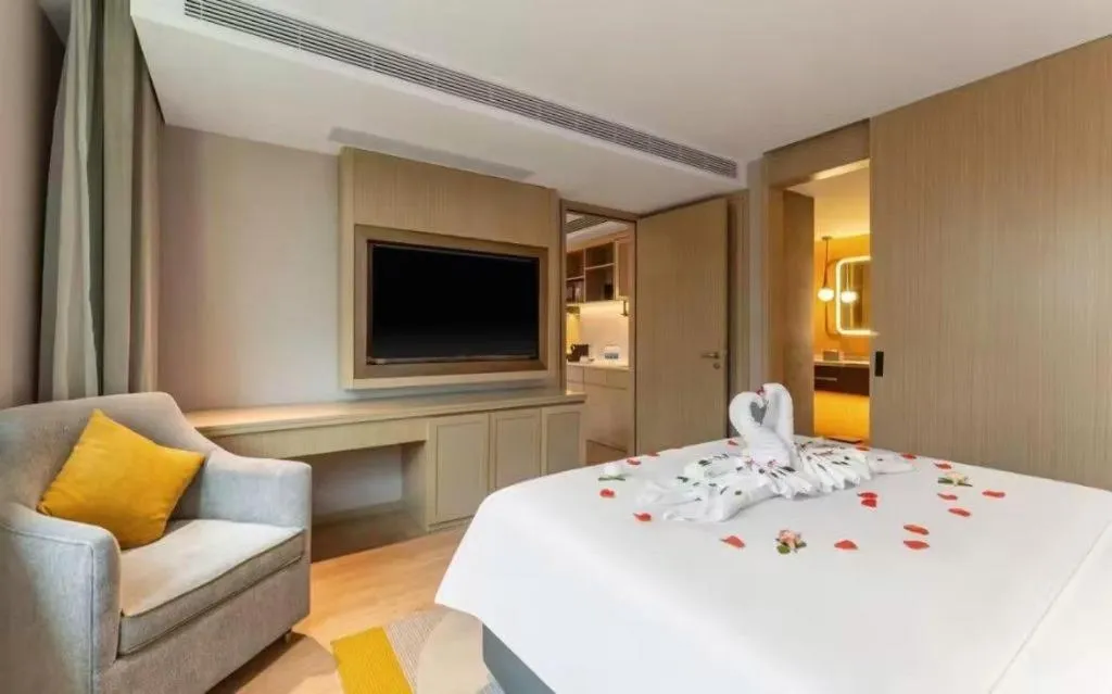 Bed in Home2 Suites by Hilton Xishuangbanna