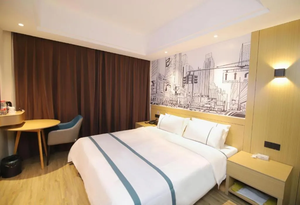Bed in City Comfort Inn Changsha Sifangping University of National Defense Science and Technology