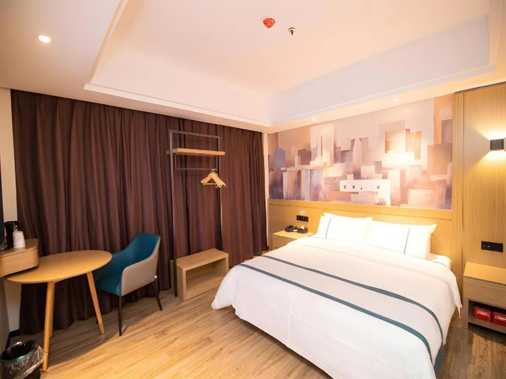 Bed in City Comfort Inn Changsha Sifangping University of National Defense Science and Technology