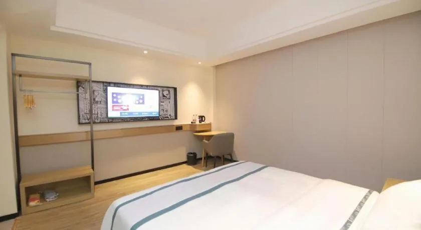 Bed in City Comfort Inn Changsha Sifangping University of National Defense Science and Technology