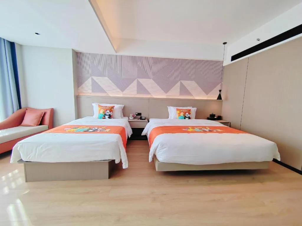 Bed in Borrman Hotel Yongzhou Lingling Ancient Town Government