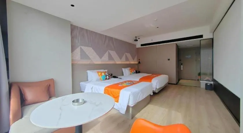 Bed in Borrman Hotel Yongzhou Lingling Ancient Town Government