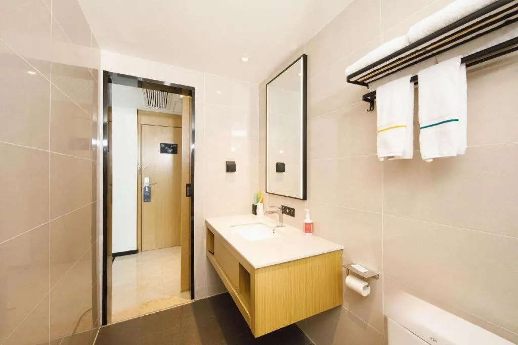 City Comfort Inn Wuhan Yangtze River Bridge Yellow Crane Tower