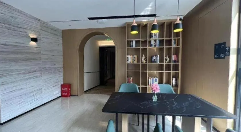 City Comfort Inn Wuhan Yangtze River Bridge Yellow Crane Tower