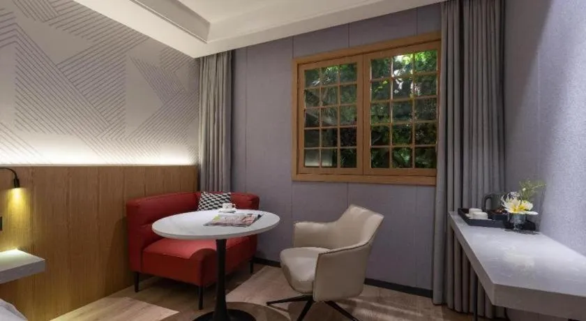 Borrman Hotel Beijing Guomao Jinsong Metro Station