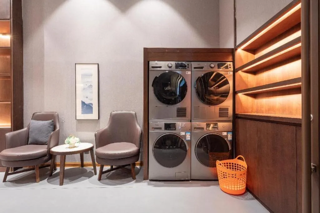 Borrman Hotel Beijing Guomao Jinsong Metro Station