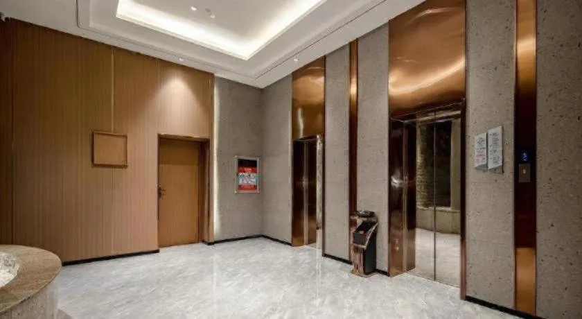 Borrman Hotel Lipu Central Plaza