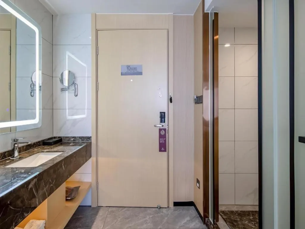 Borrman Hotel Lipu Central Plaza