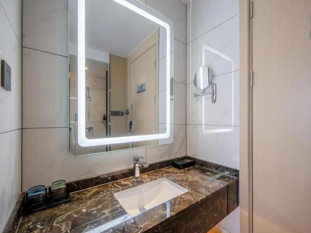 Borrman Hotel Lipu Central Plaza