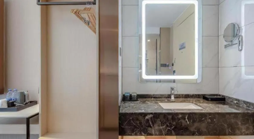 Borrman Hotel Lipu Central Plaza