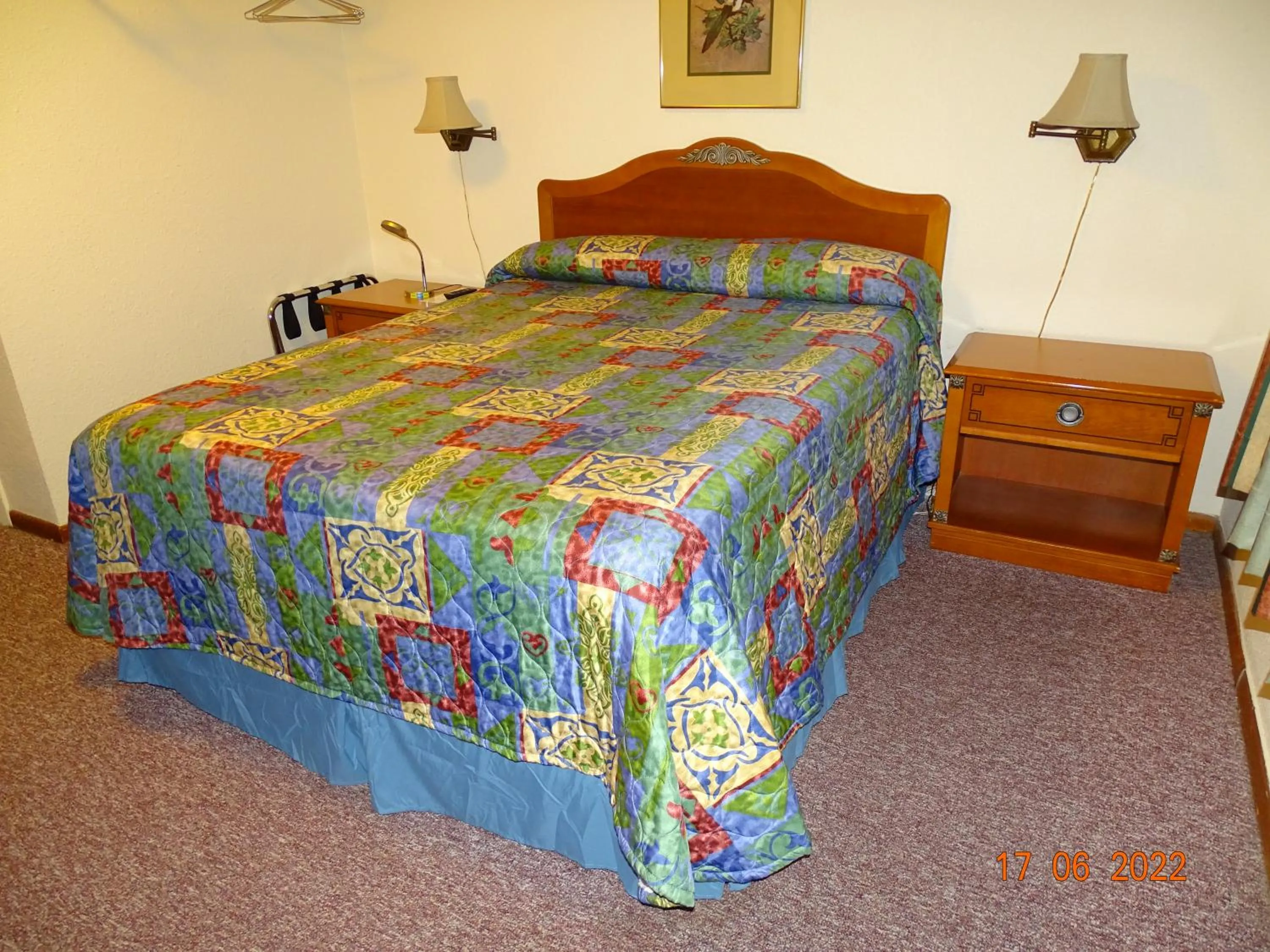 Bed in Best Budget Inn