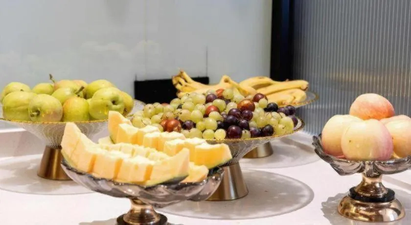 Borrman Hotel Korla Peacock River