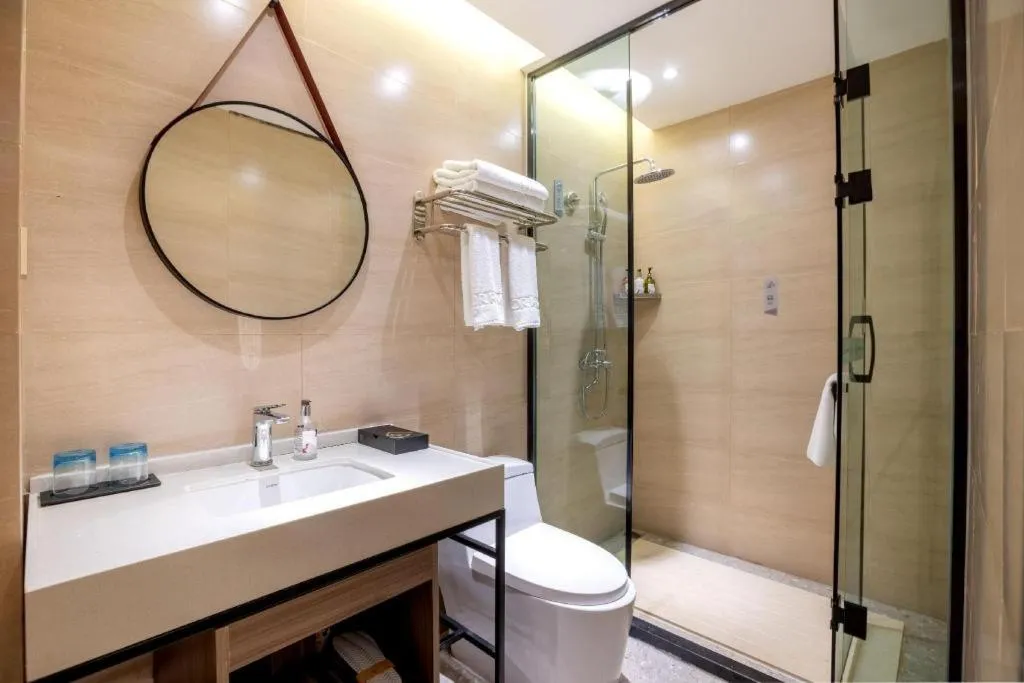 Borrman Hotel Korla Peacock River