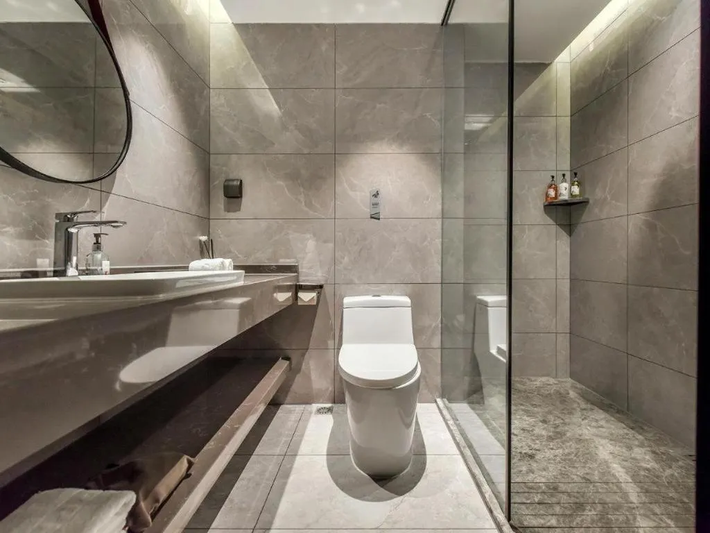 Borrman Hotel Korla Peacock River