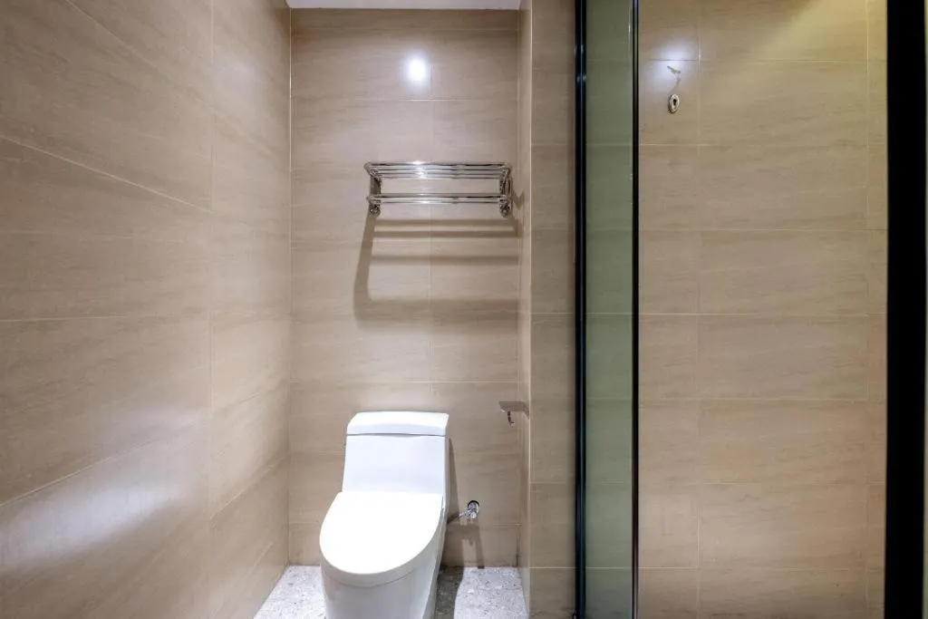 Borrman Hotel Korla Peacock River