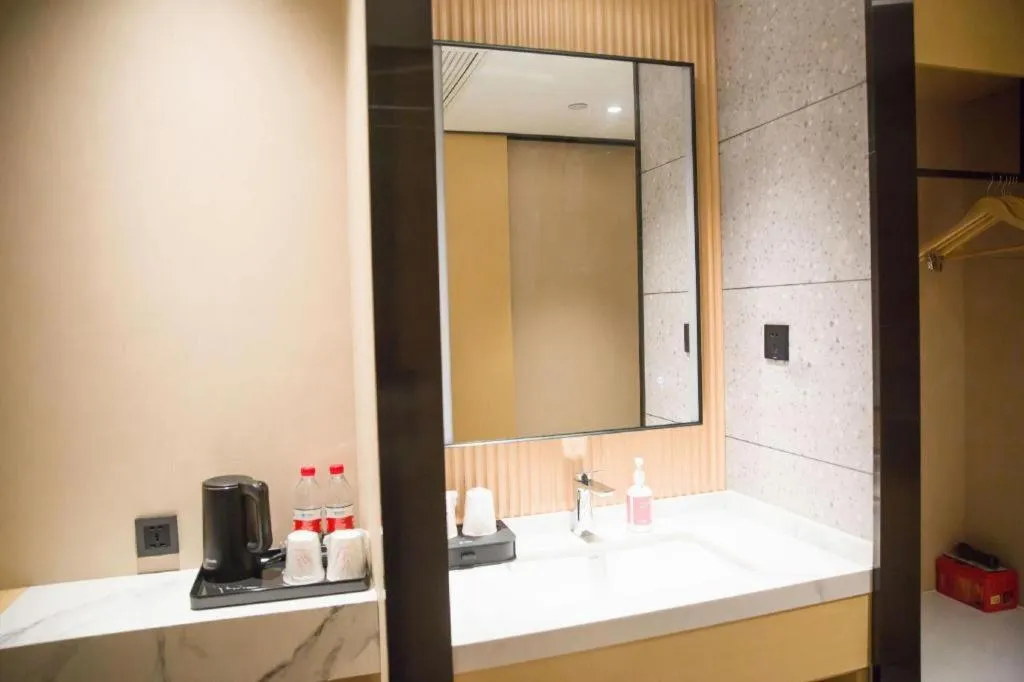 City Comfort Inn Badong Passenger Transport Center