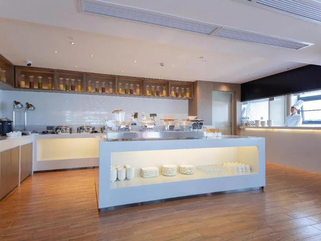 Echarm Hotel Wuhan Keting Polar Ocean World