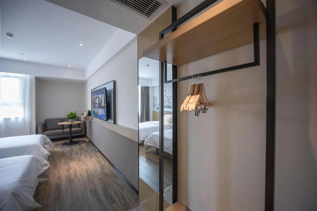 Bed in City Comfort Inn Ezhou Wuyue Plaza