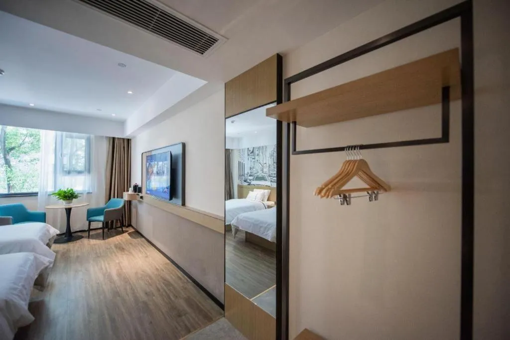 Bed in City Comfort Inn Ezhou Wuyue Plaza