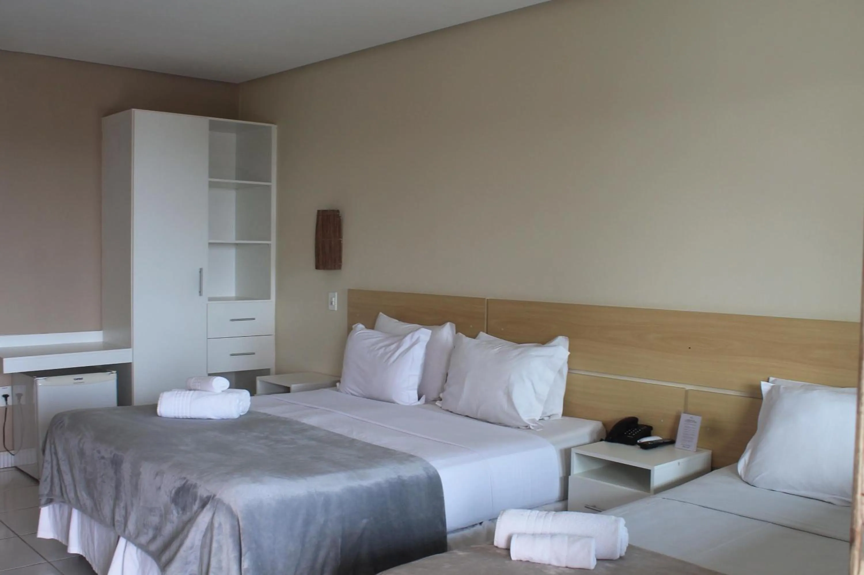 locker, Bed in Hotel Brisa da Costa