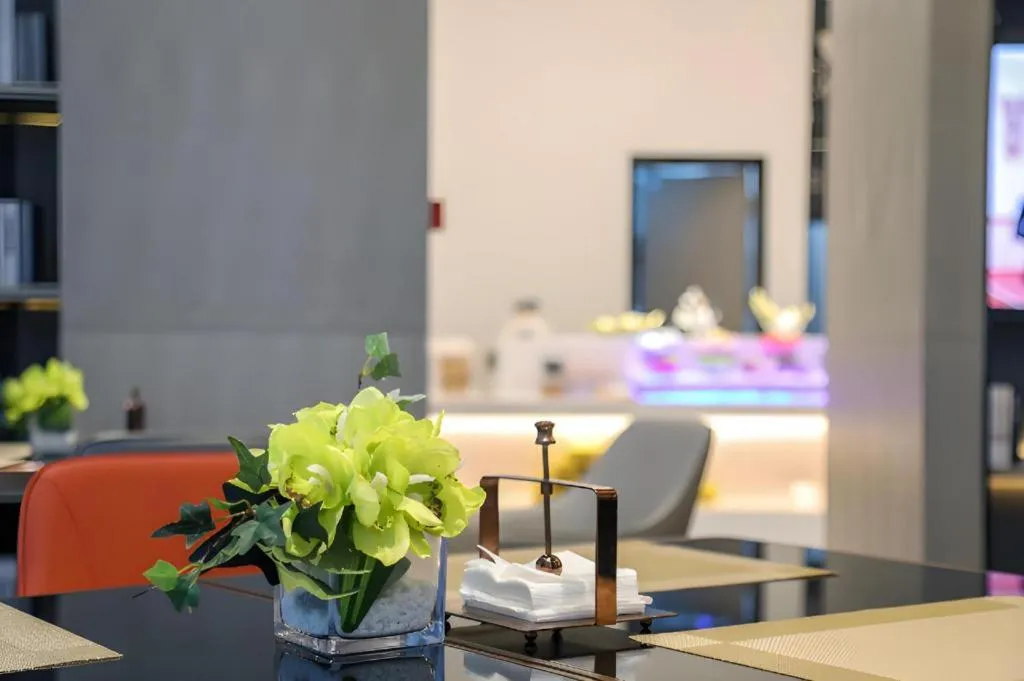 Echarm Hotel Wuhan Gaotie Jianshe 2nd Road Metro Exit