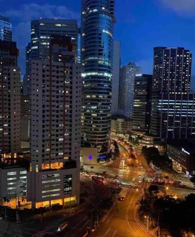 Staycations Up Above 4 Modern 1BR @ Air