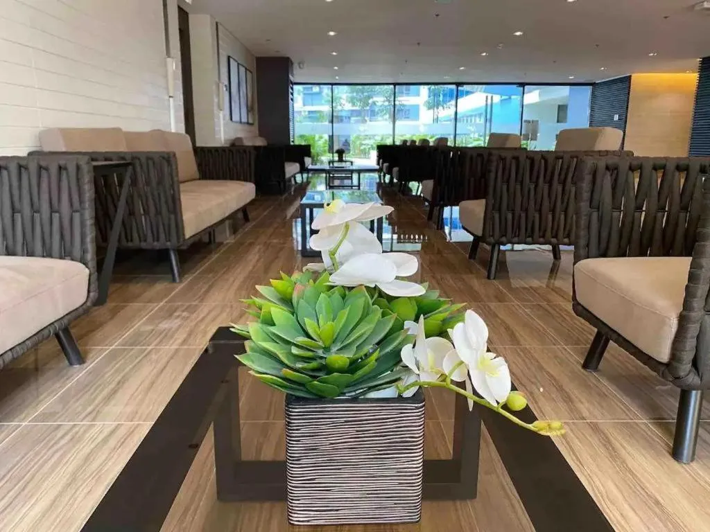 Staycations Up Above 4 Modern 1BR @ Air