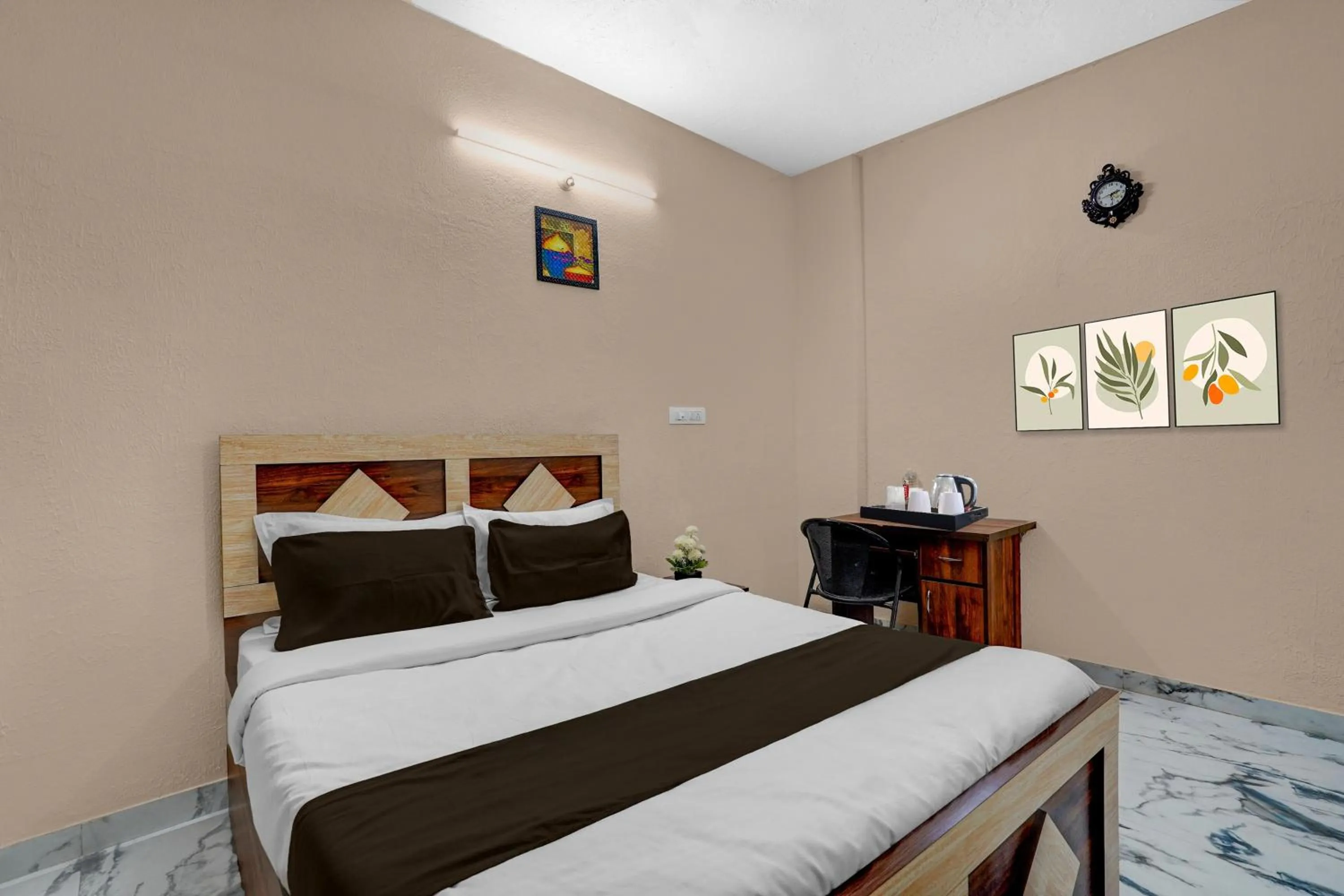 Bedroom, Bed in Super Hotel O Diamond Street Bangalore Formerly Sri Sai Guru Comfort