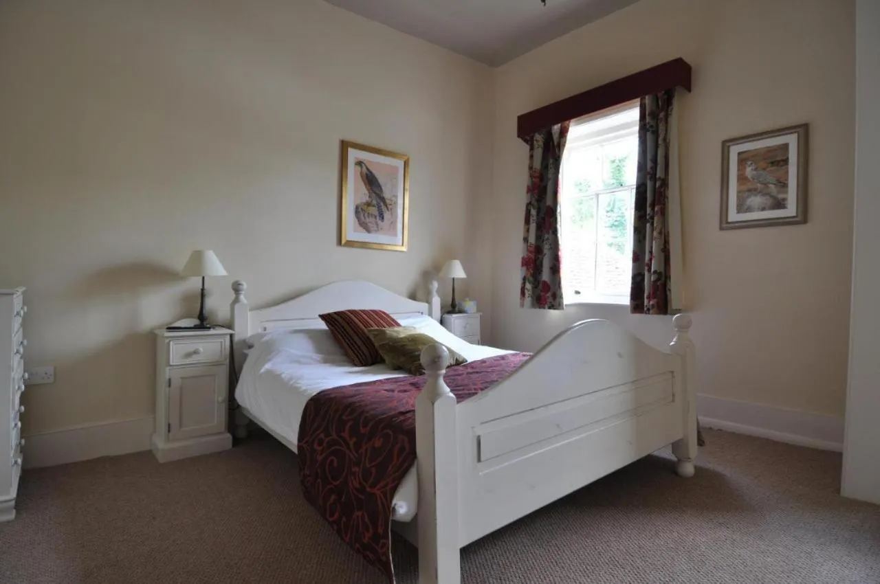 Bedroom in George & falcon